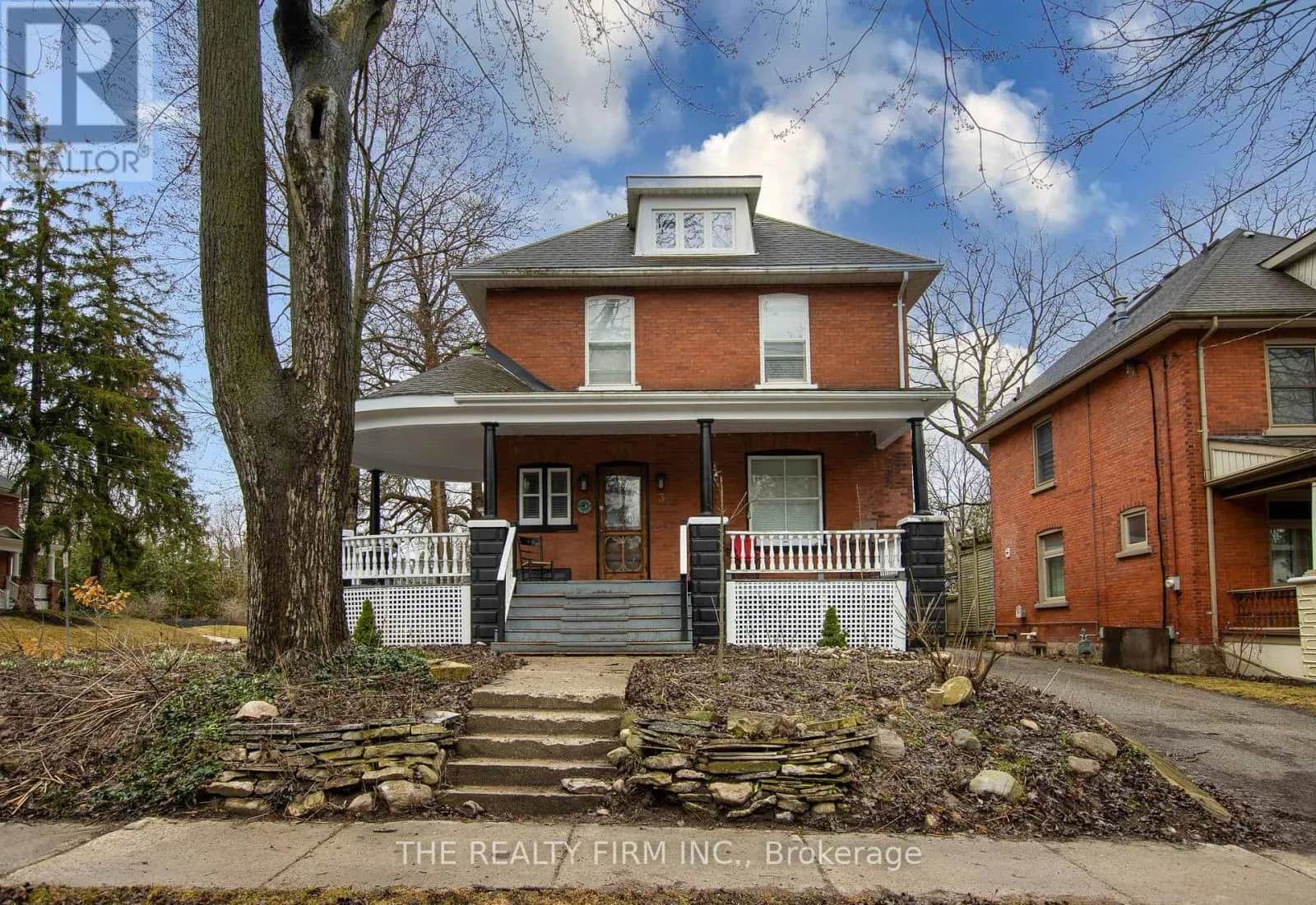 3 DALY AVENUE