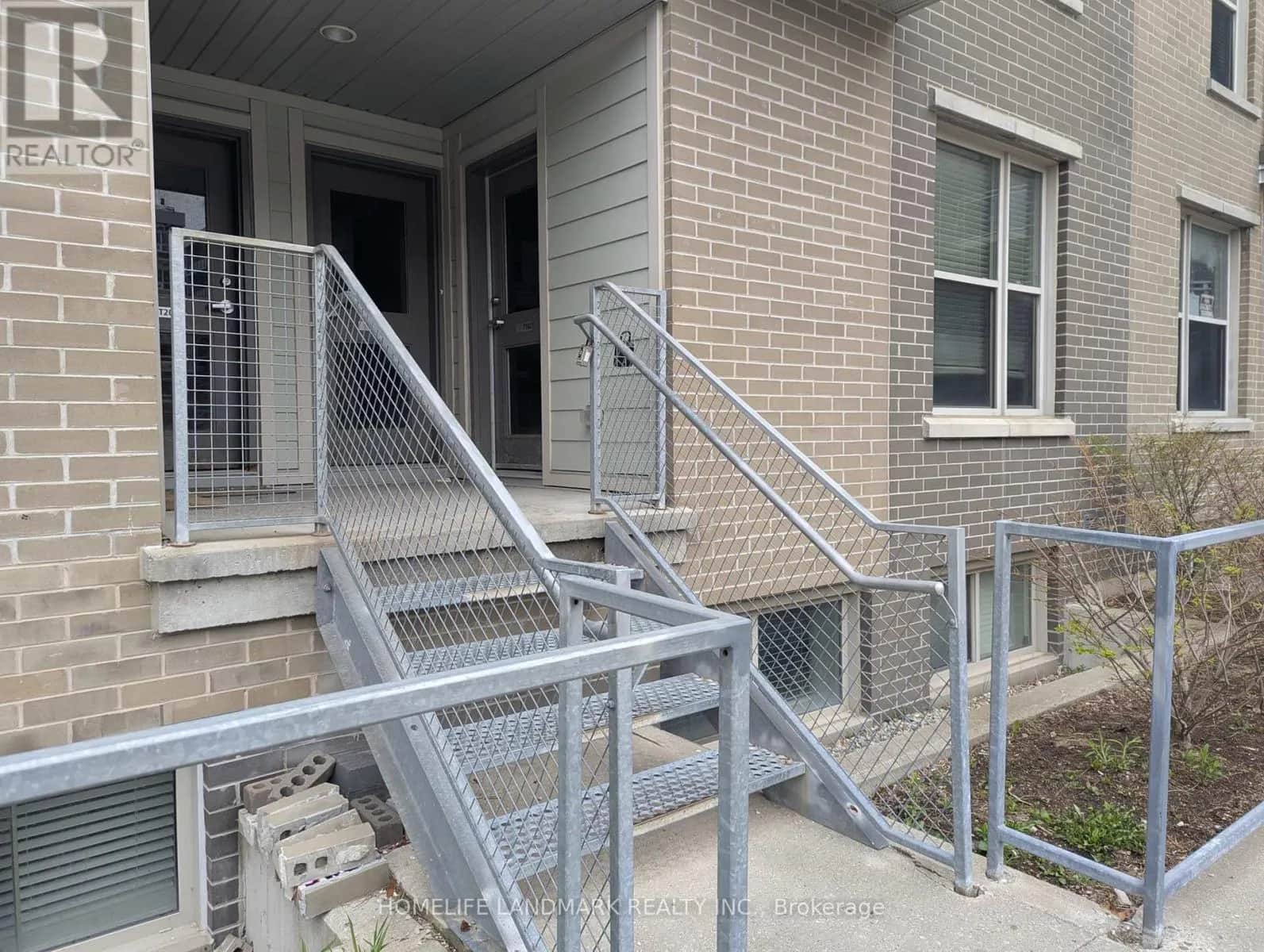 T102 - 62 BALSAM STREET
