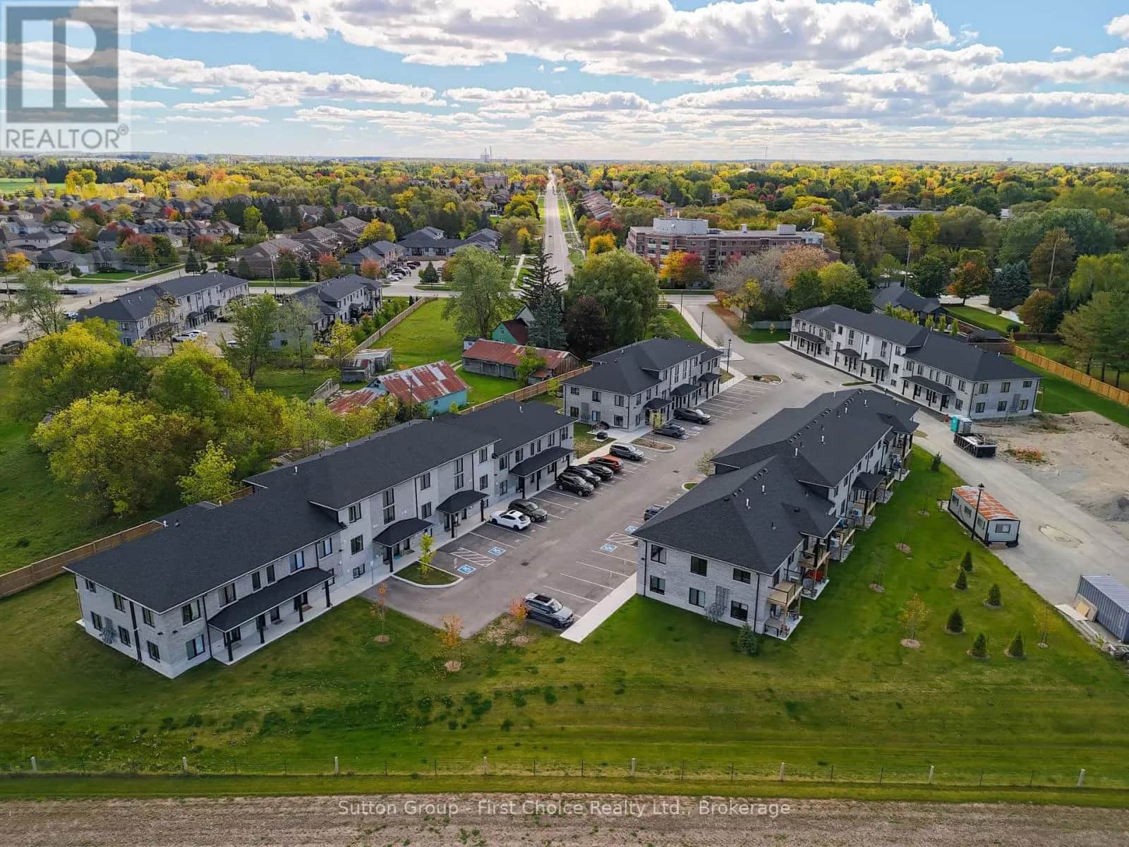 UNIT 39 - 3202 VIVIAN LINE