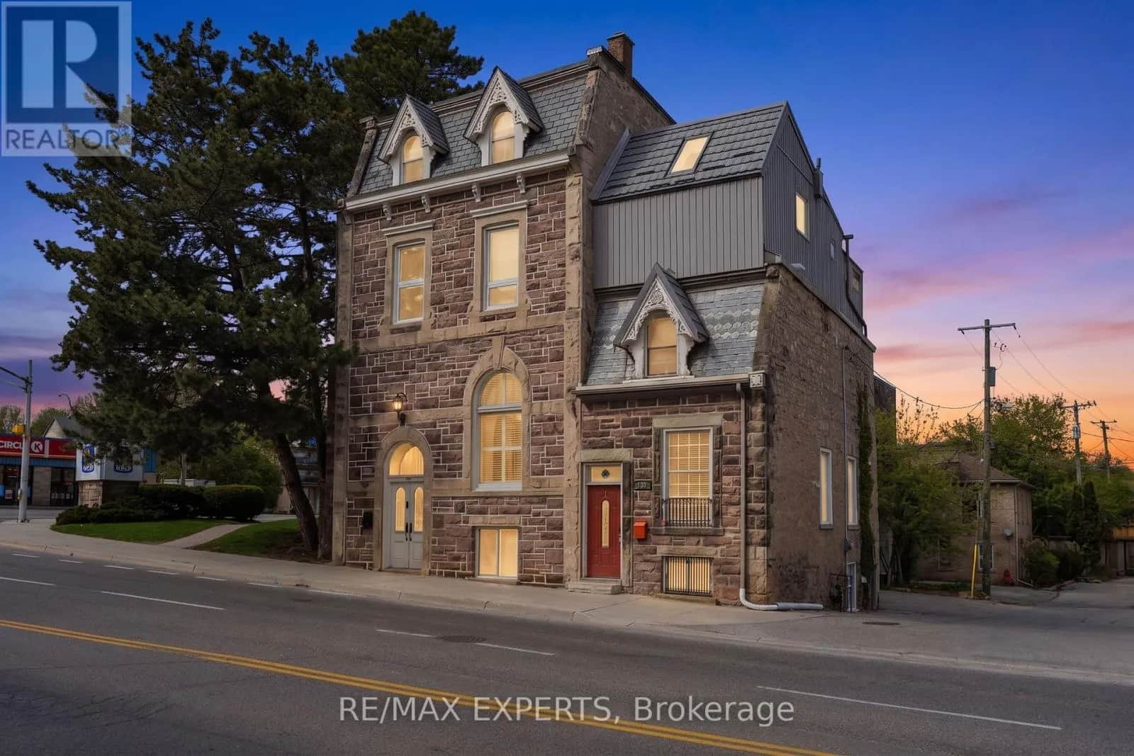 130 ST DAVID STREET S