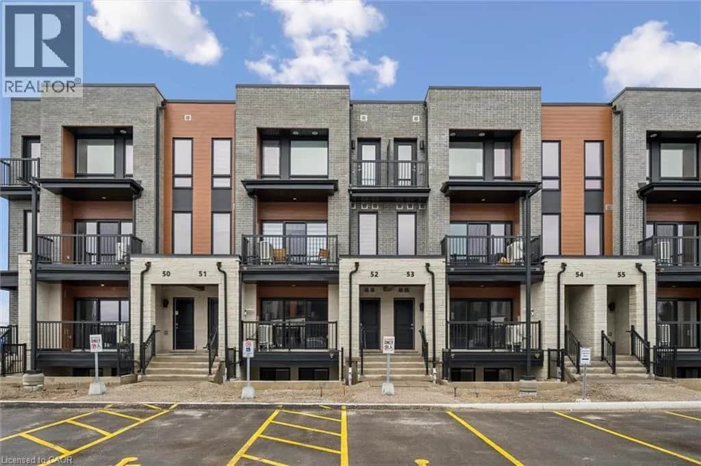 525 ERINBROOK Drive Unit# C052