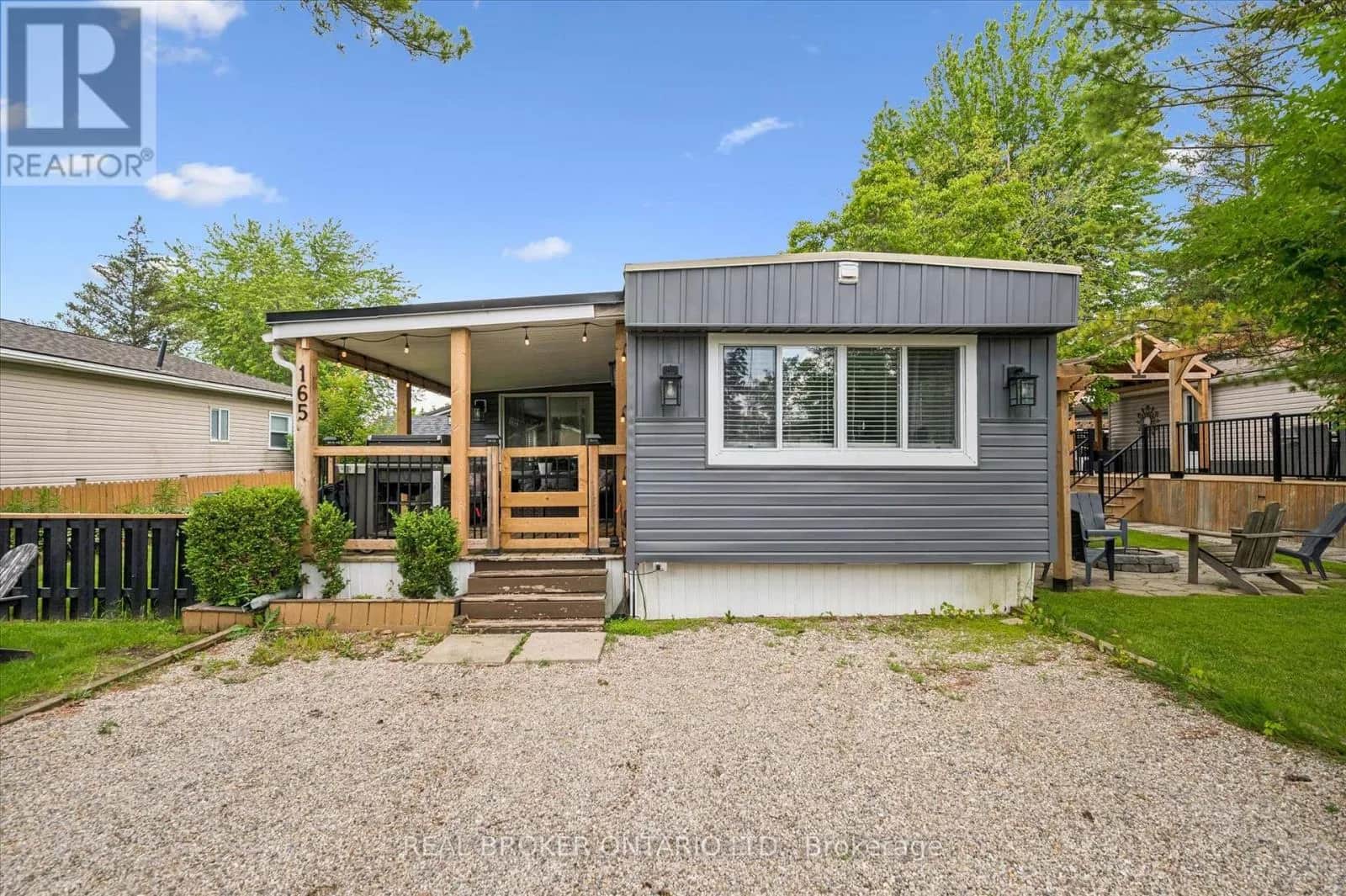 165 CEDAR CRESCENT