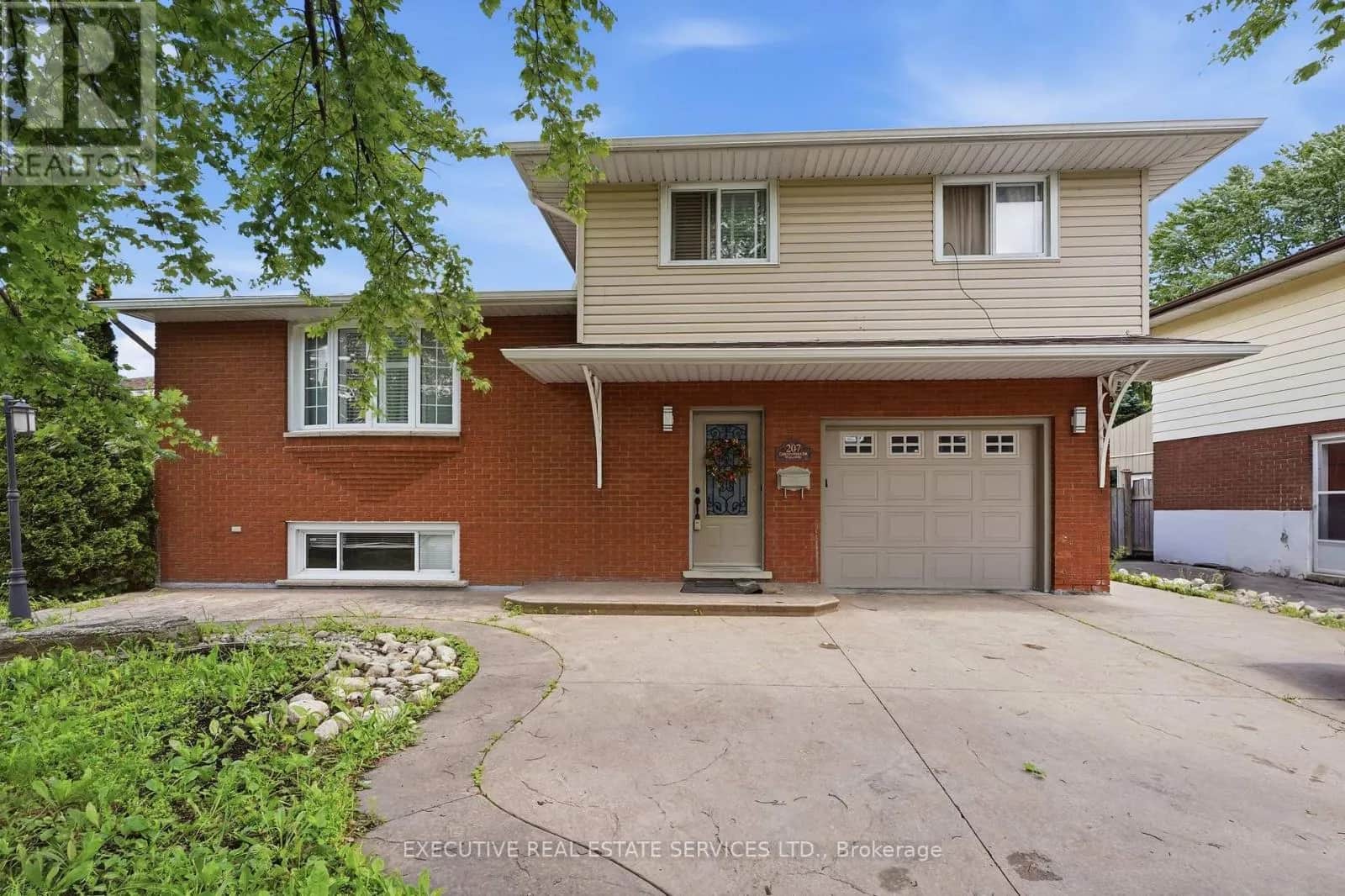 207 CHRISTOPHER DRIVE