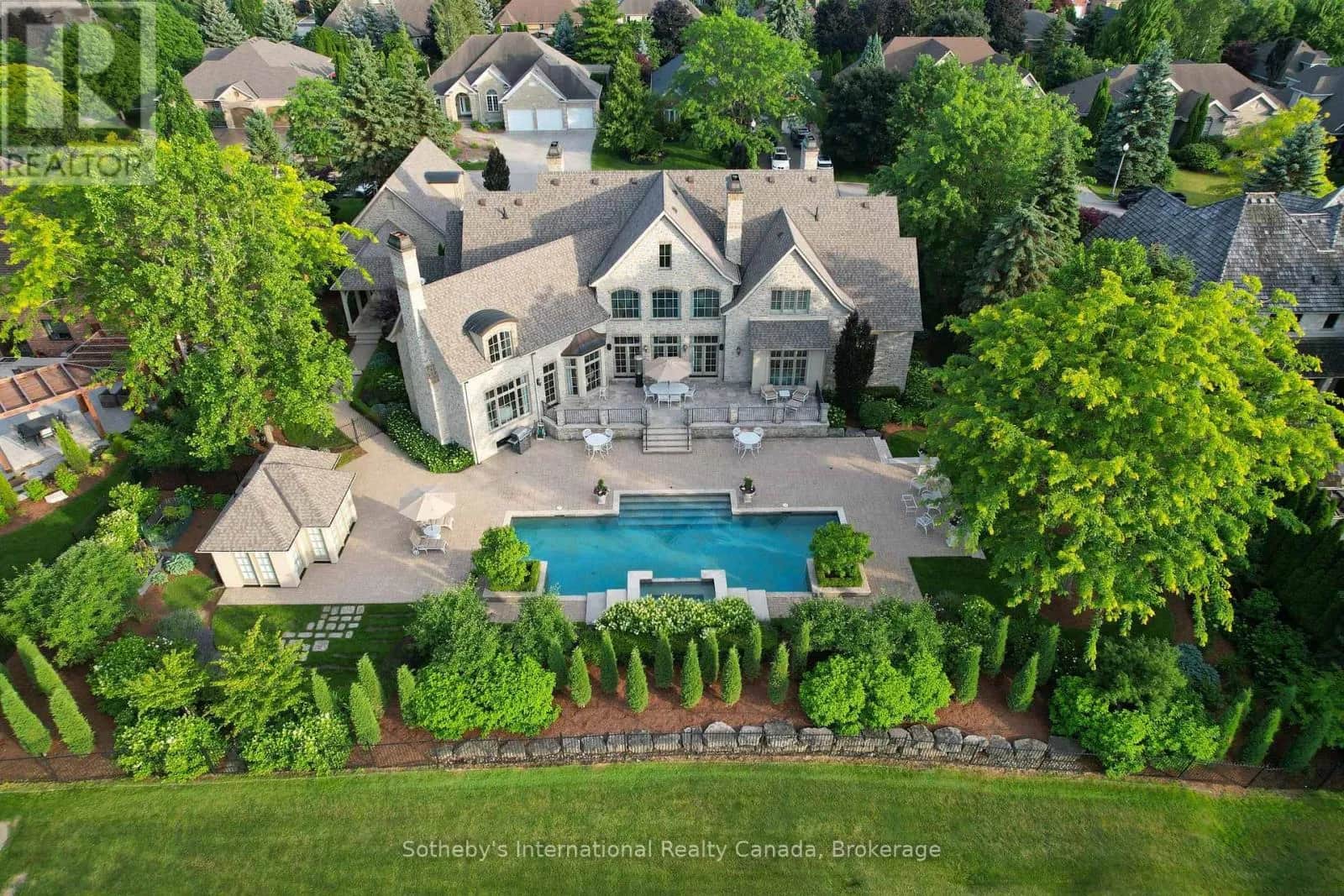 28 DEER RIDGE CRESCENT