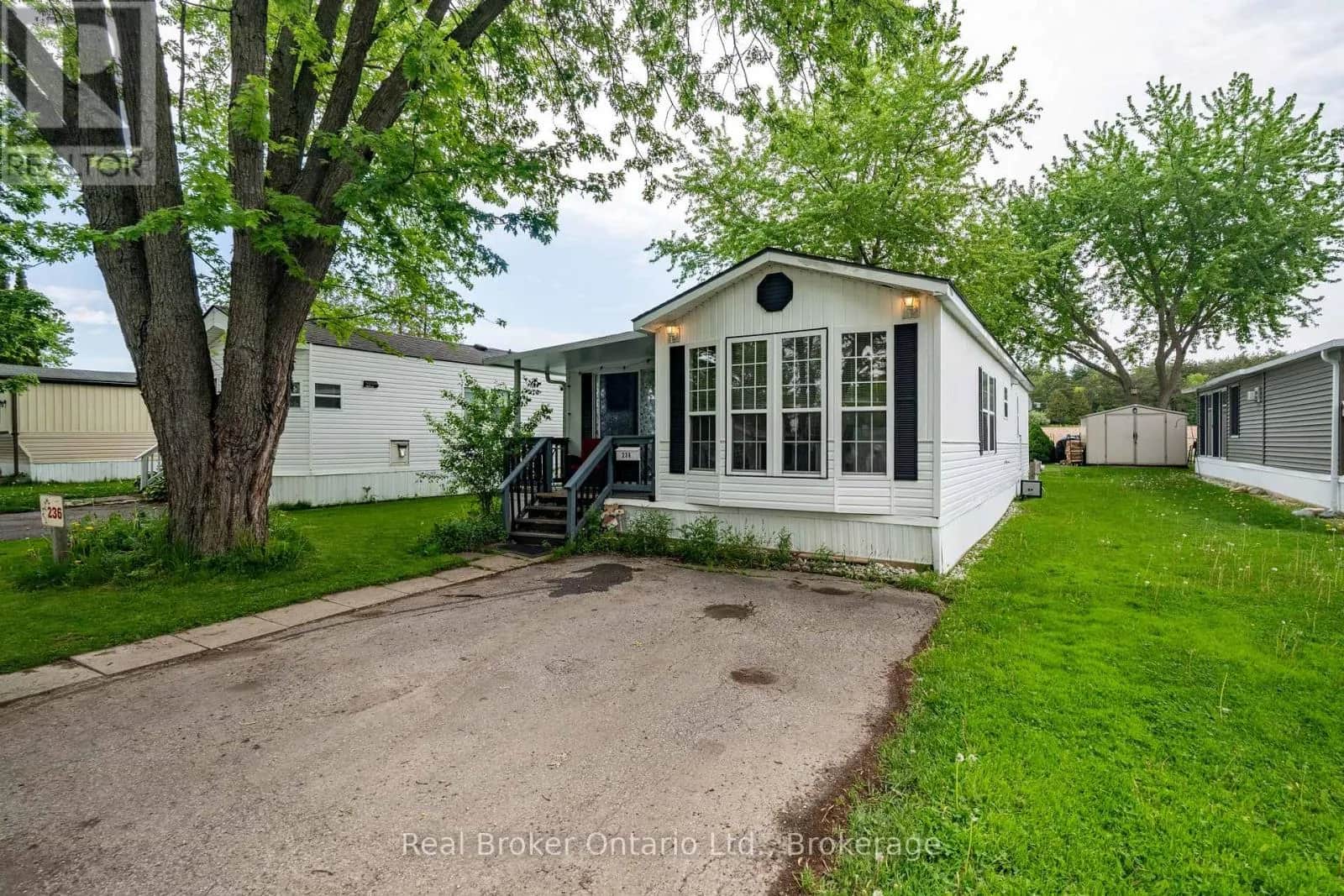 236 - 580 BEAVER CREEK ROAD