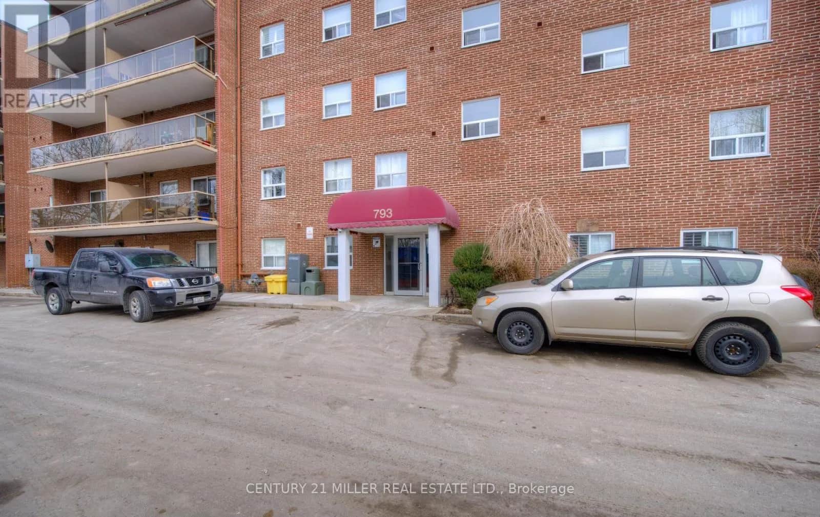 110 - 793 COLBORNE STREET E