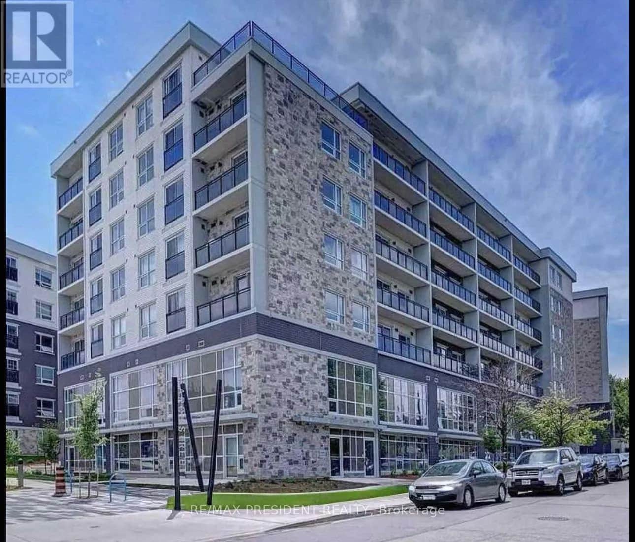 G514 - 275 LARCH STREET