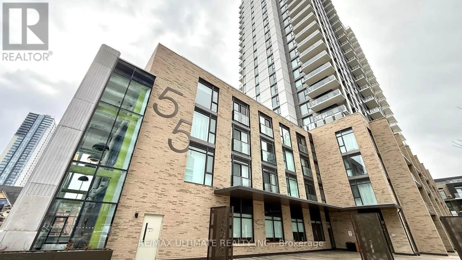 318 - 55 DUKE STREET W