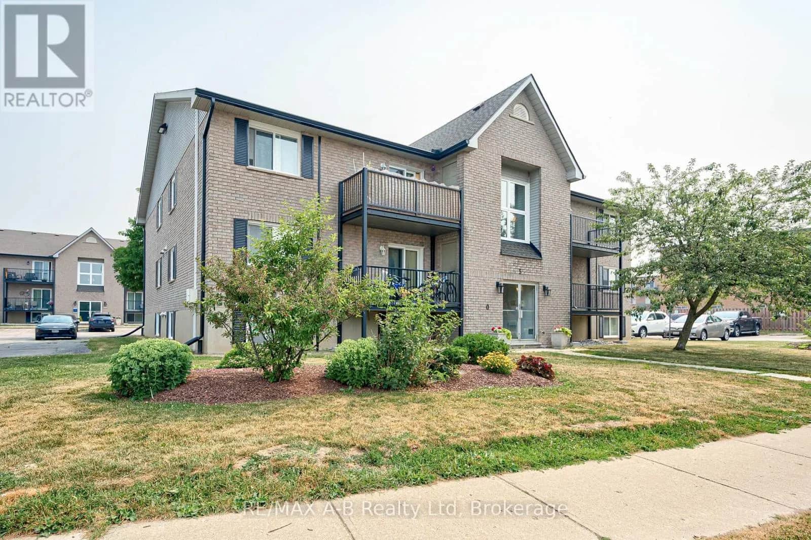 106 - 50 CAMPBELL COURT