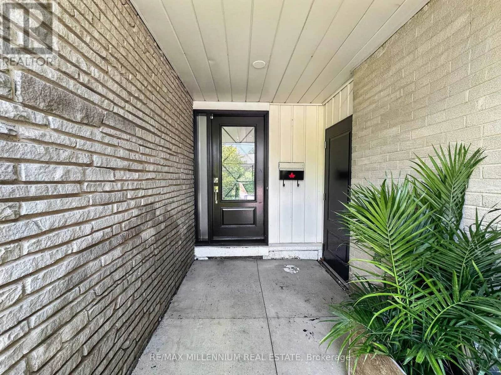19 CARDWELL STREET