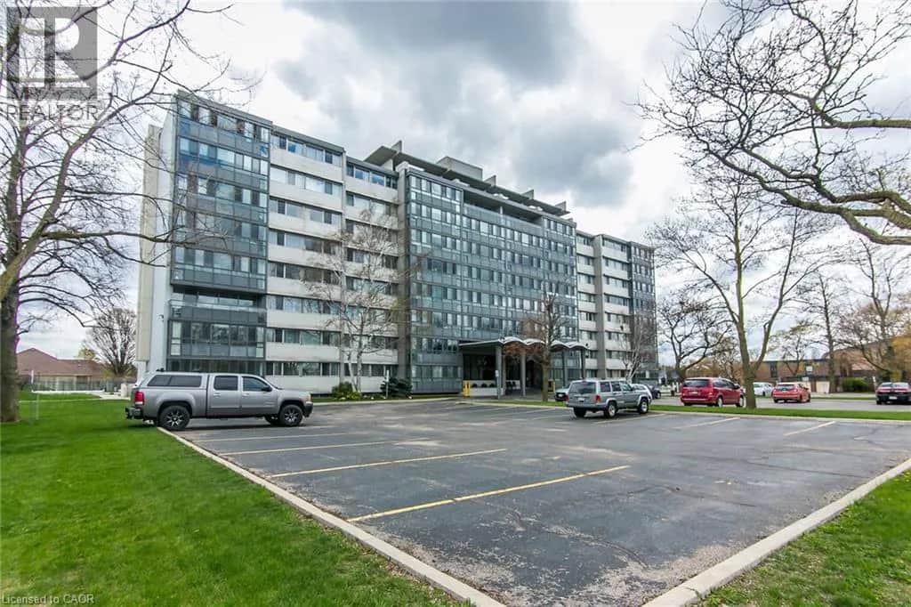 24 MIDLAND Drive Unit# 402
