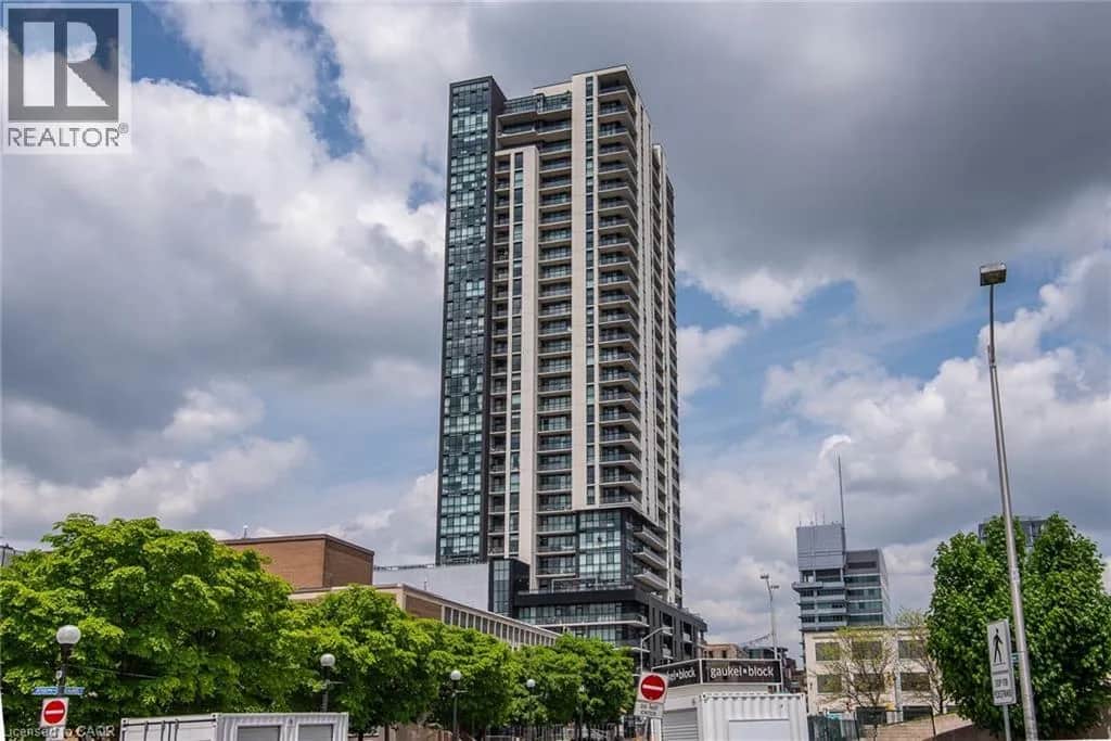 60 CHARLES Street W Unit# 3104