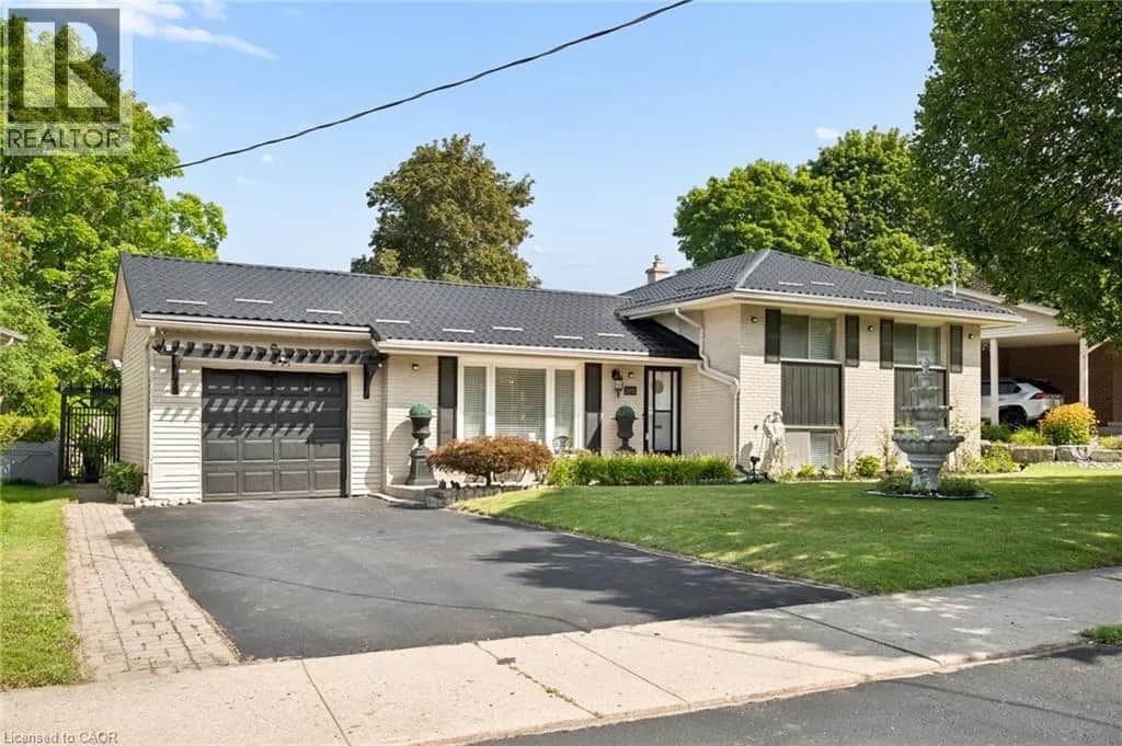 285 STONYBROOK Drive