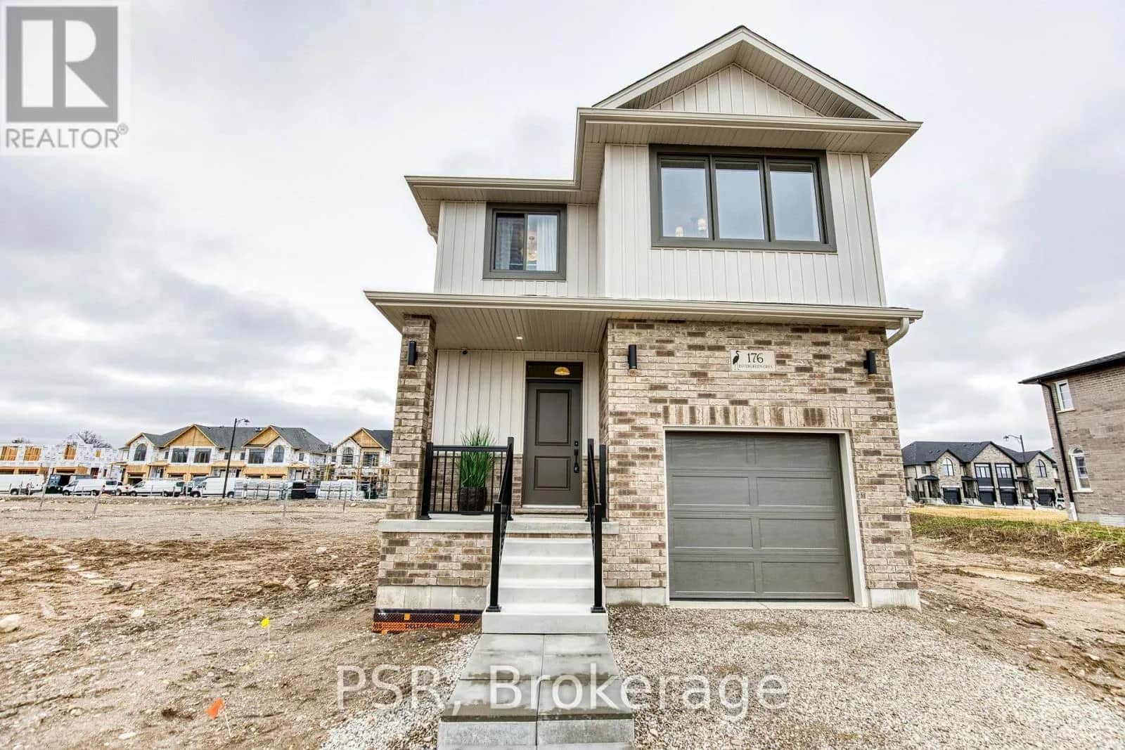 200 RIVERGREEN CRESCENT