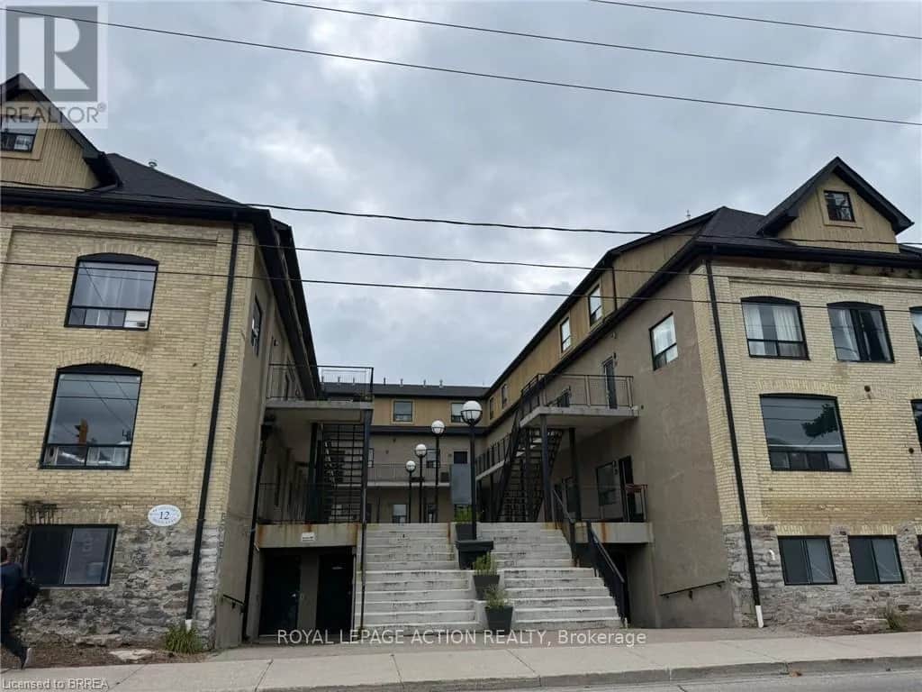 18 - 12 BRIDGEPORT ROAD E