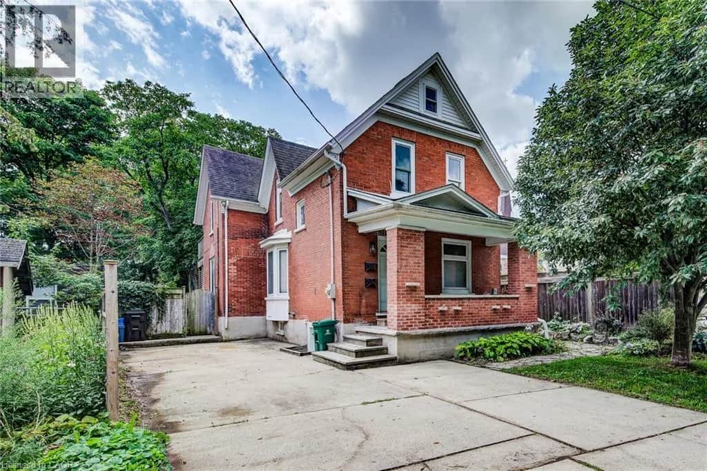 81 WILLOW Street