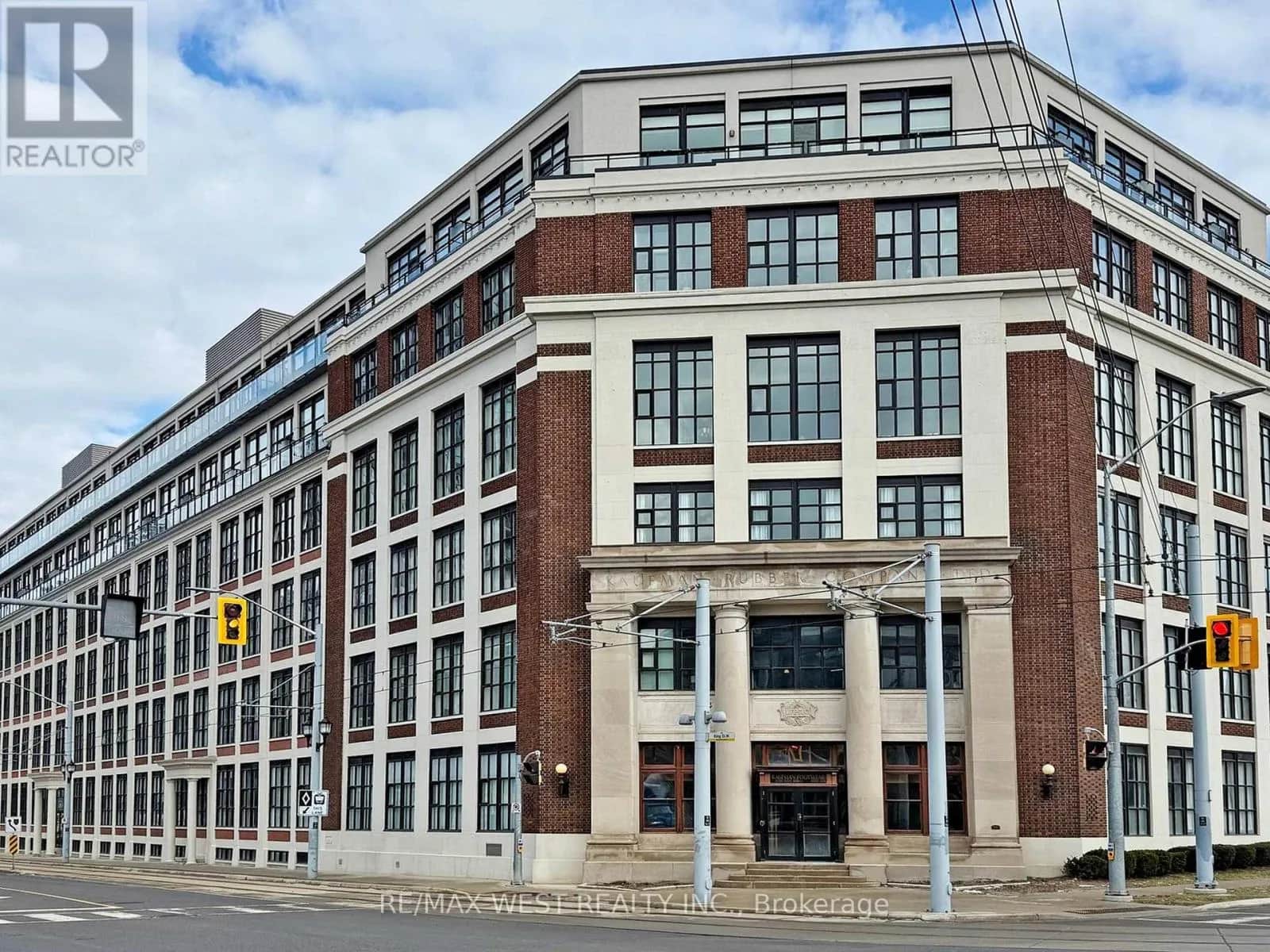 207 - 410 KING STREET W