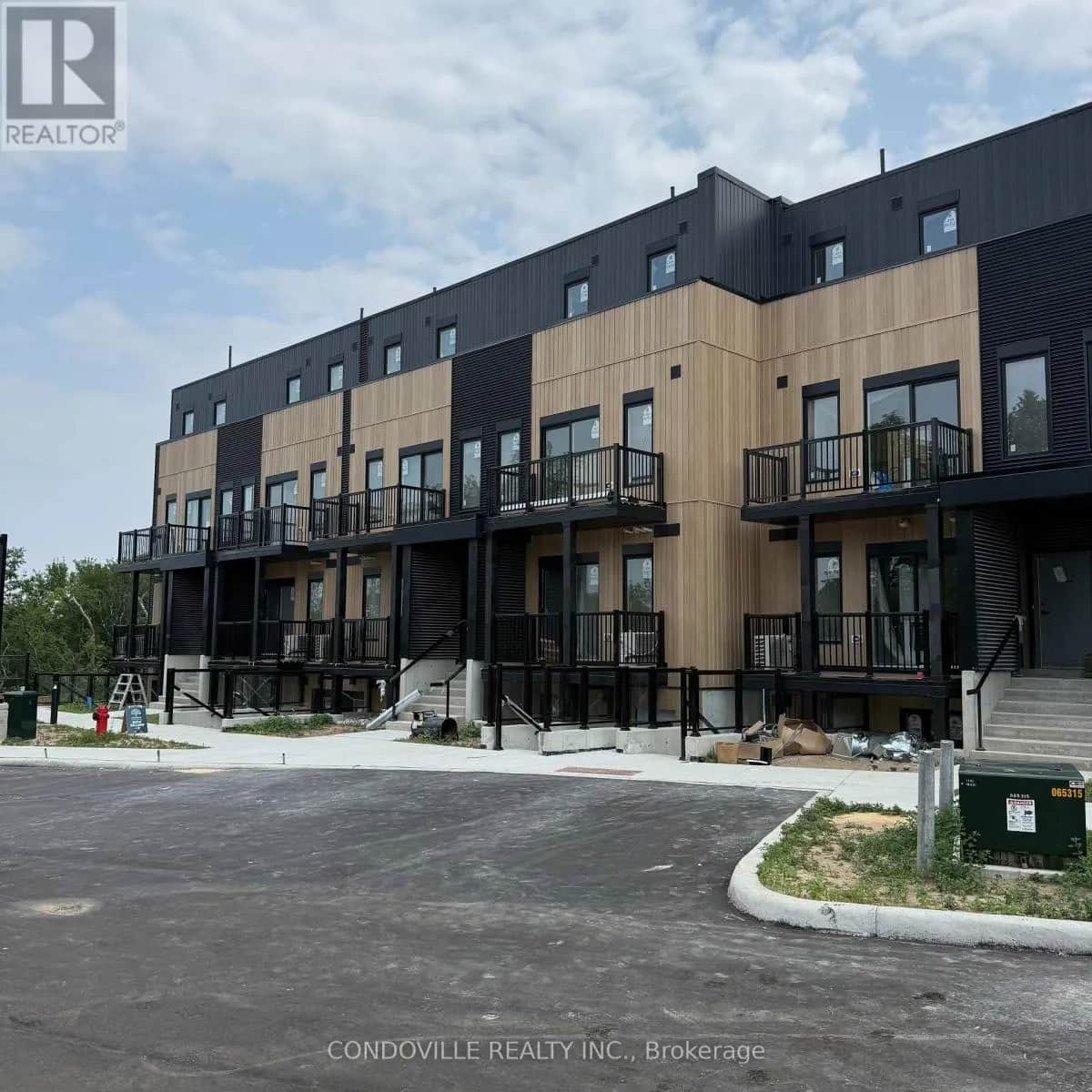 3 - 854 DOON VILLAGE ROAD E