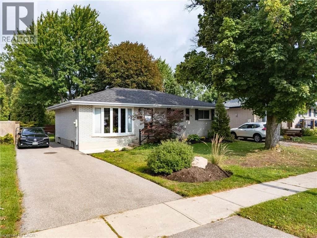 7 CAMBRIDGE Drive