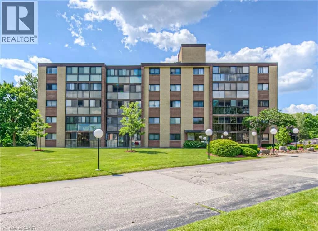 380 CHAMPLAIN Boulevard Unit# 205