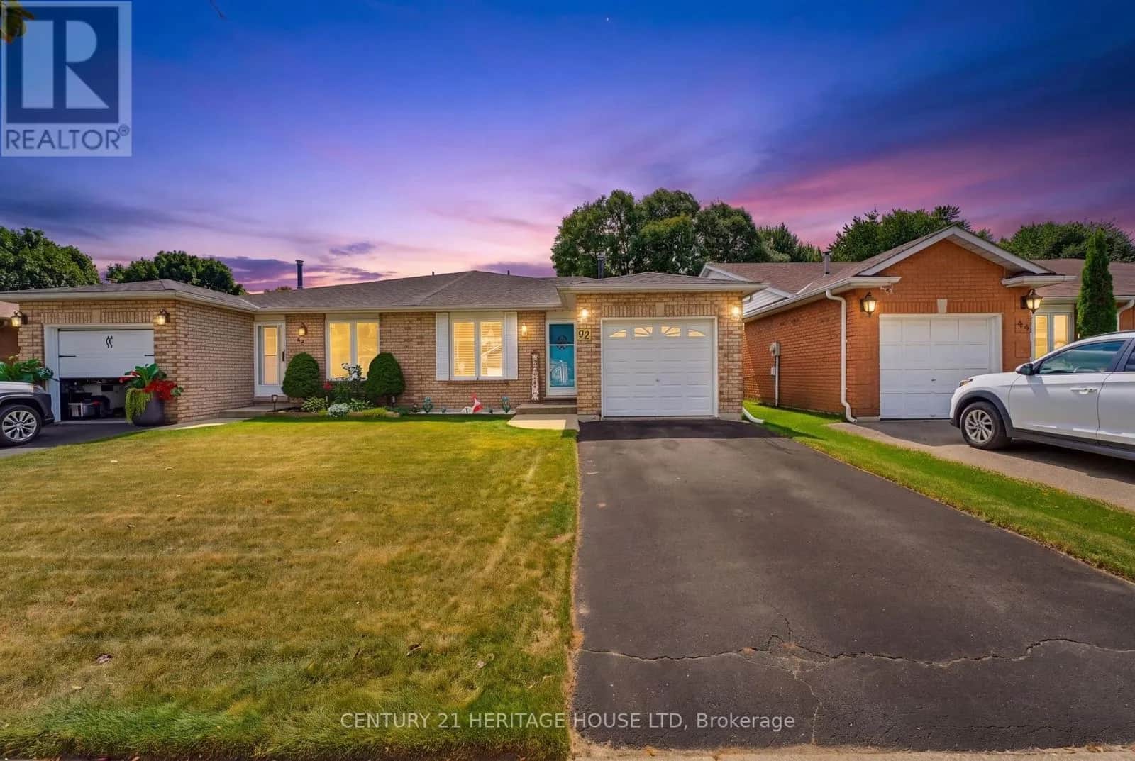 42 BUCHANAN CRESCENT
