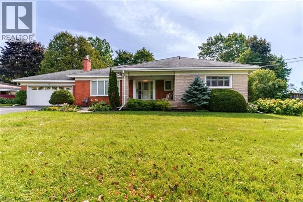 12 DAVERN Road