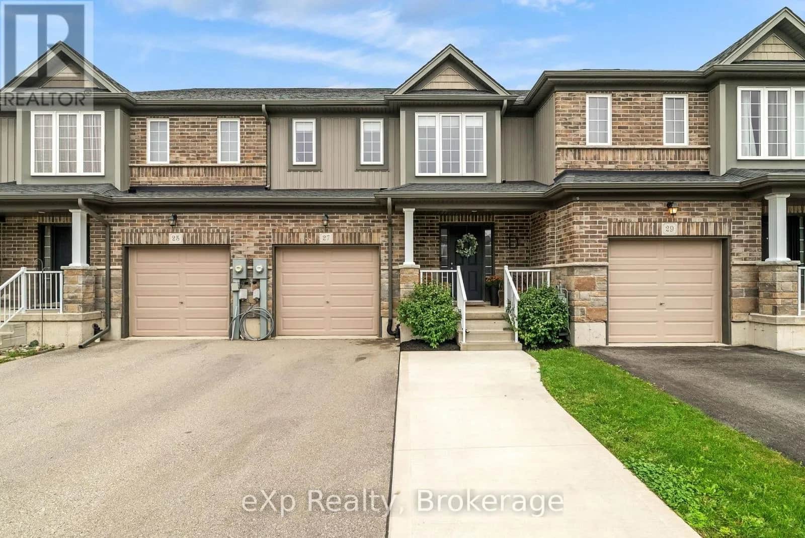 27 ROBERTSON DRIVE