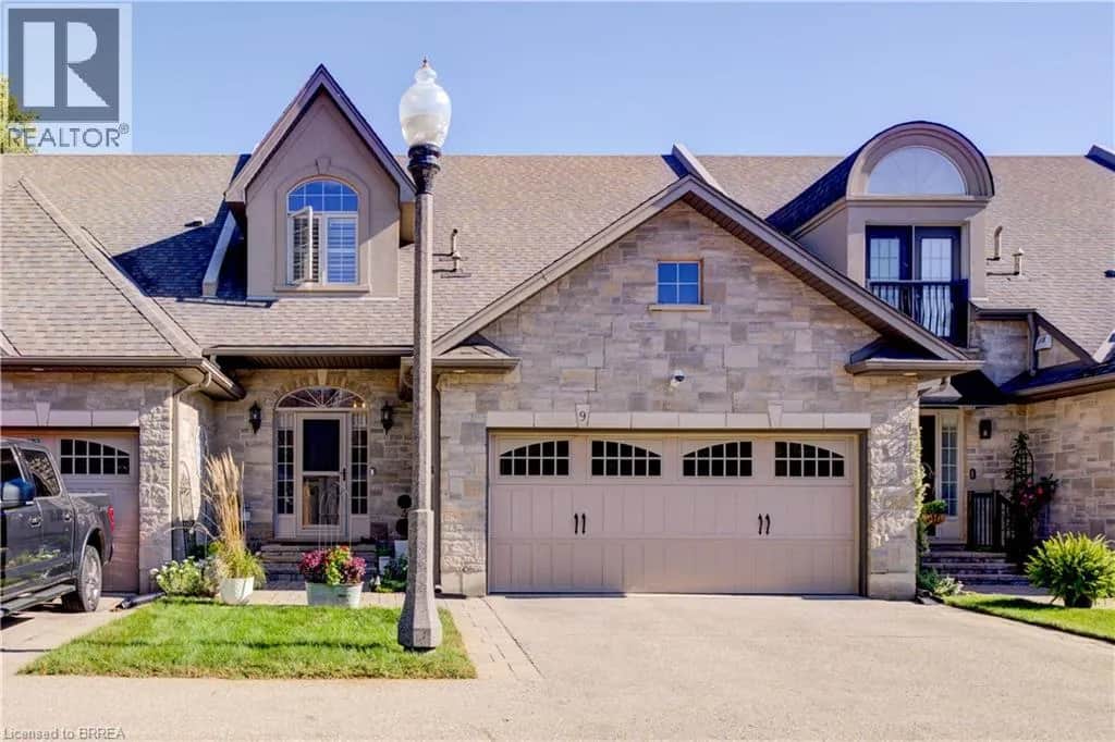 60 DUFFERIN Avenue Unit# 9