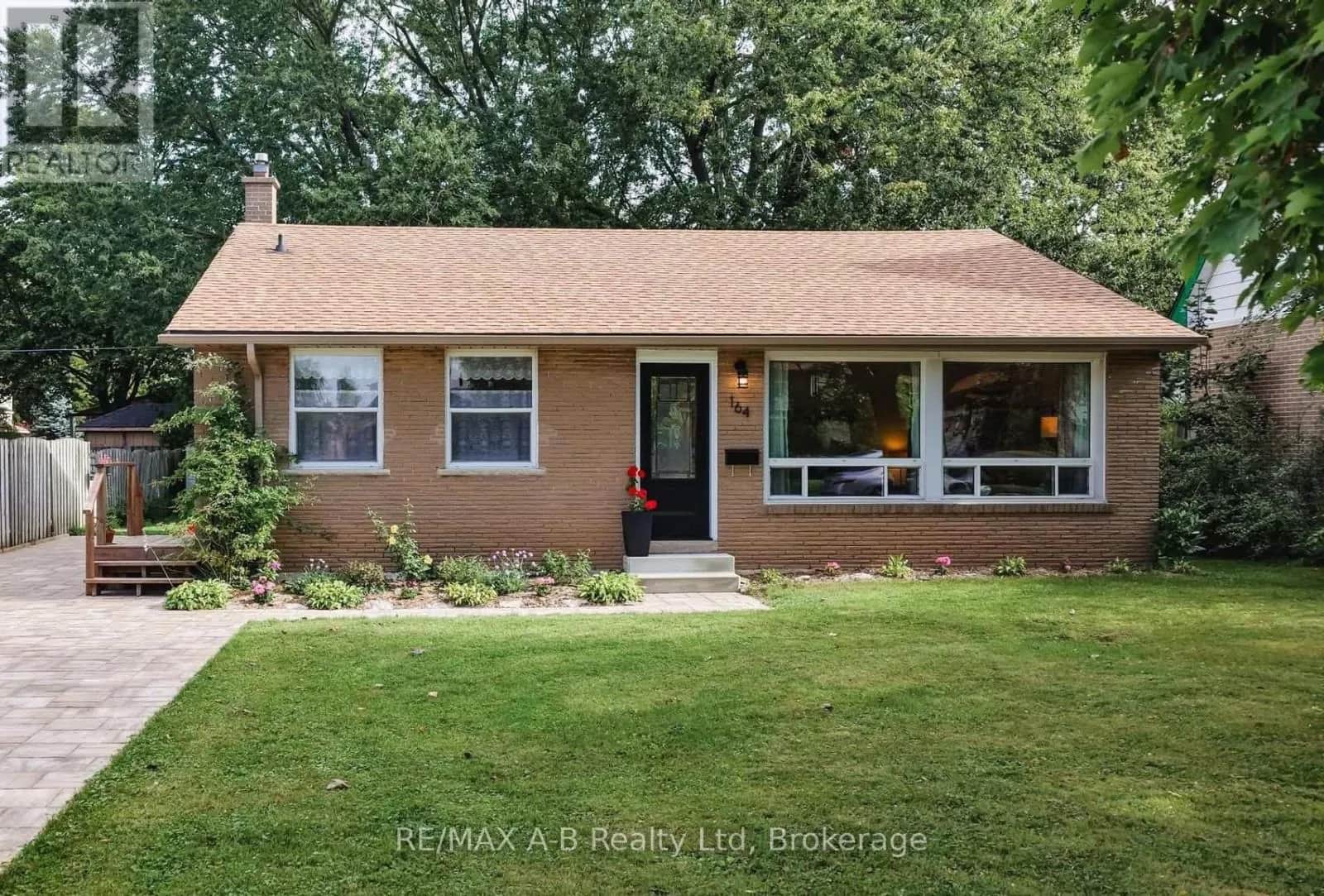 164 REDFORD CRESCENT