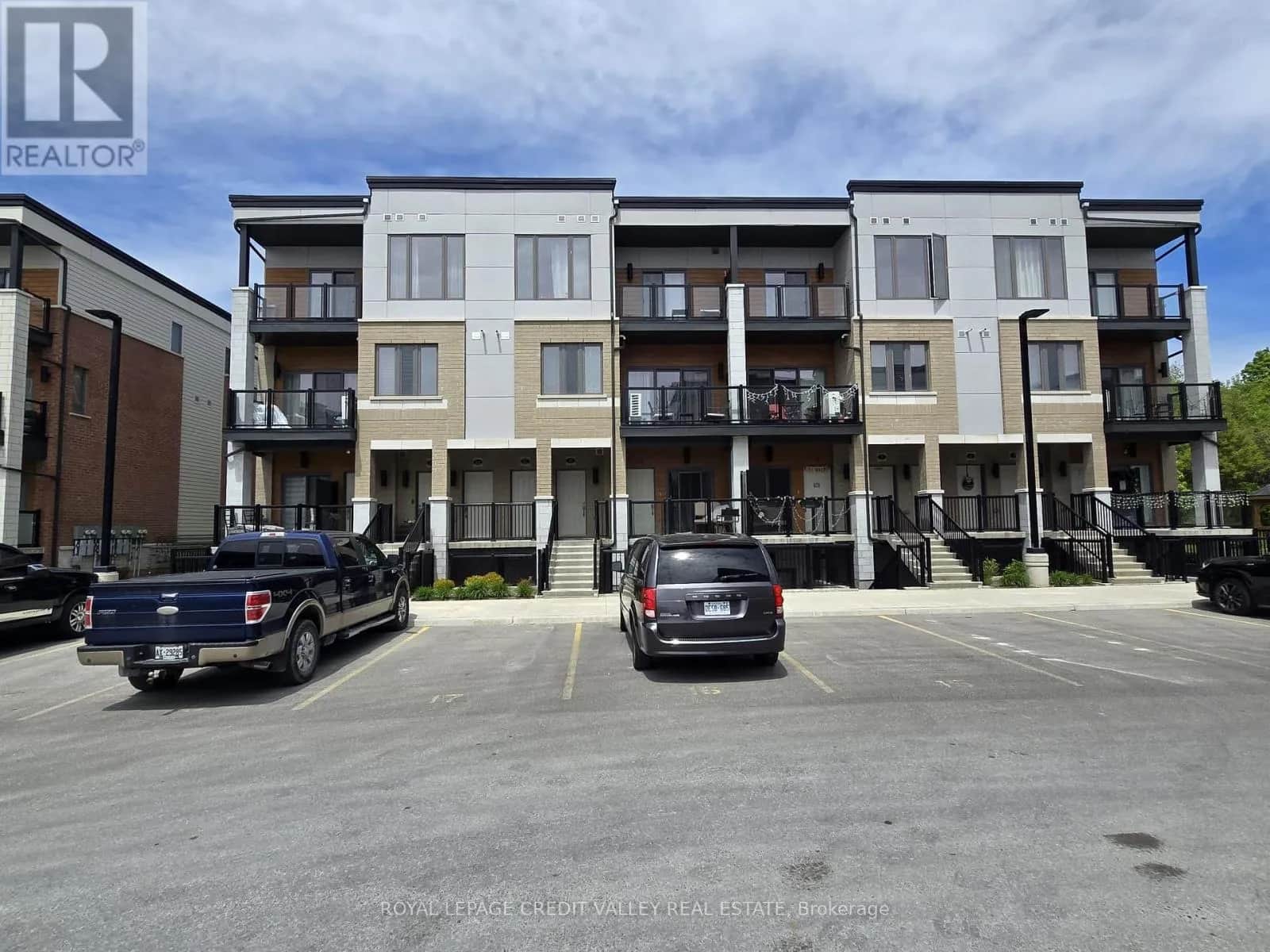 13 - 25 ISHERWOOD AVENUE E