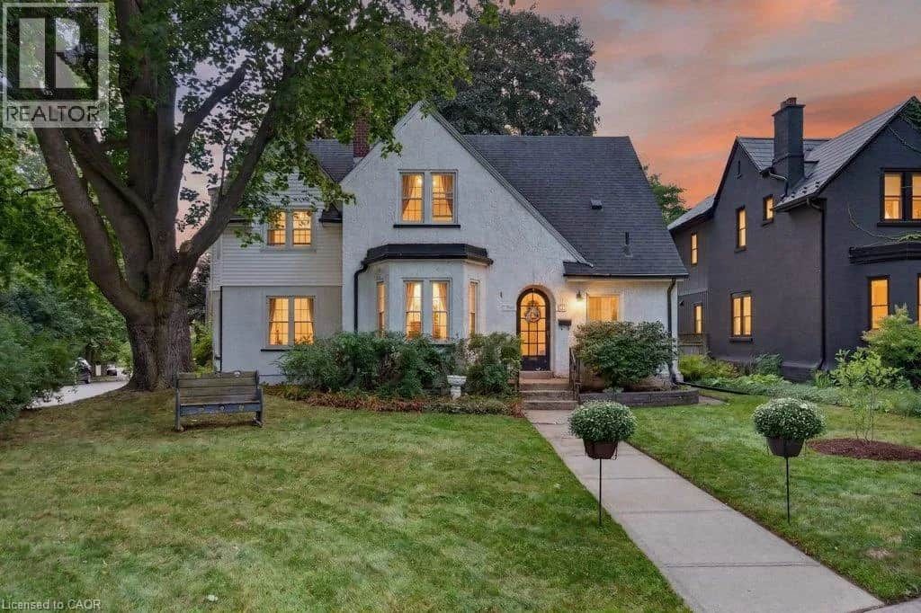 32 LINCOLN Avenue