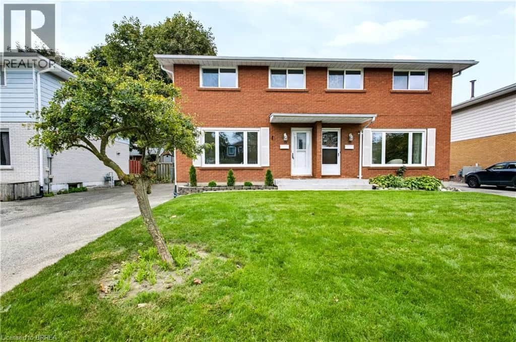33 COACHWOOD Road