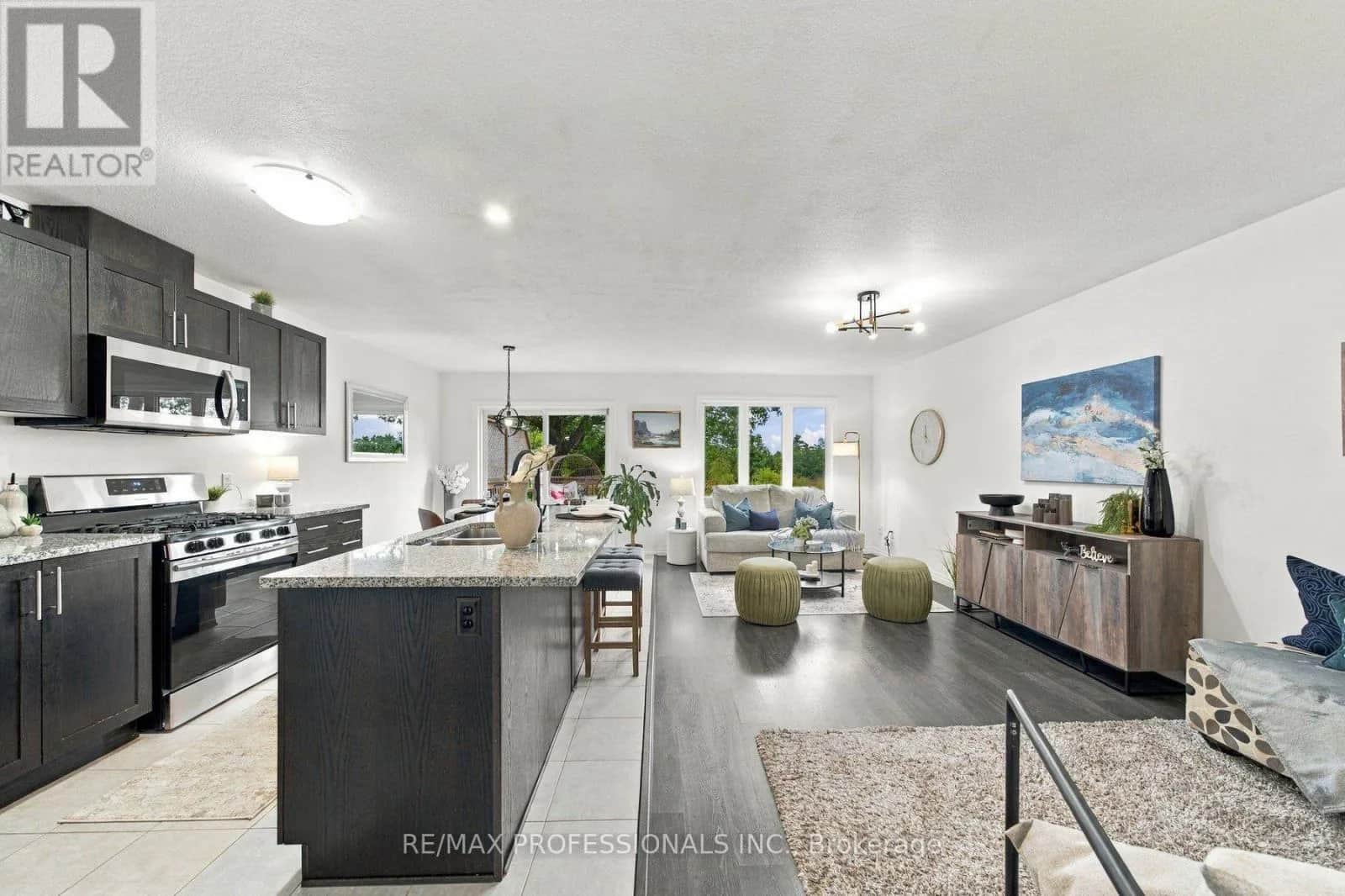 31 - 135 HARDCASTLE DRIVE