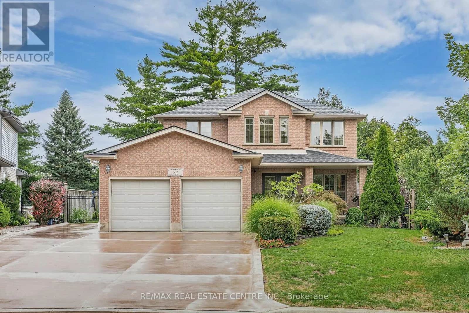 52 ARCHWOOD CRESCENT