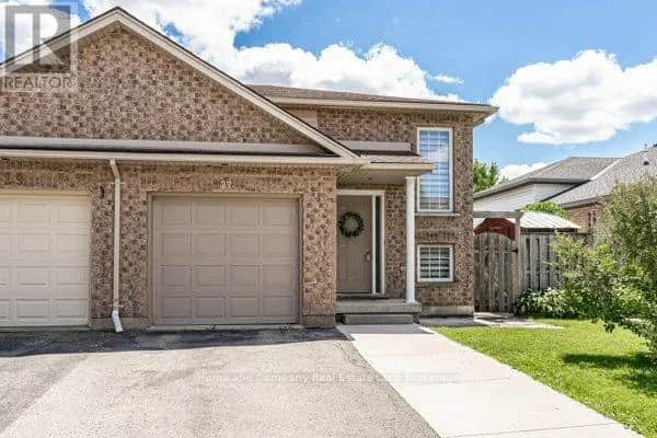 127 WALSH CRESCENT