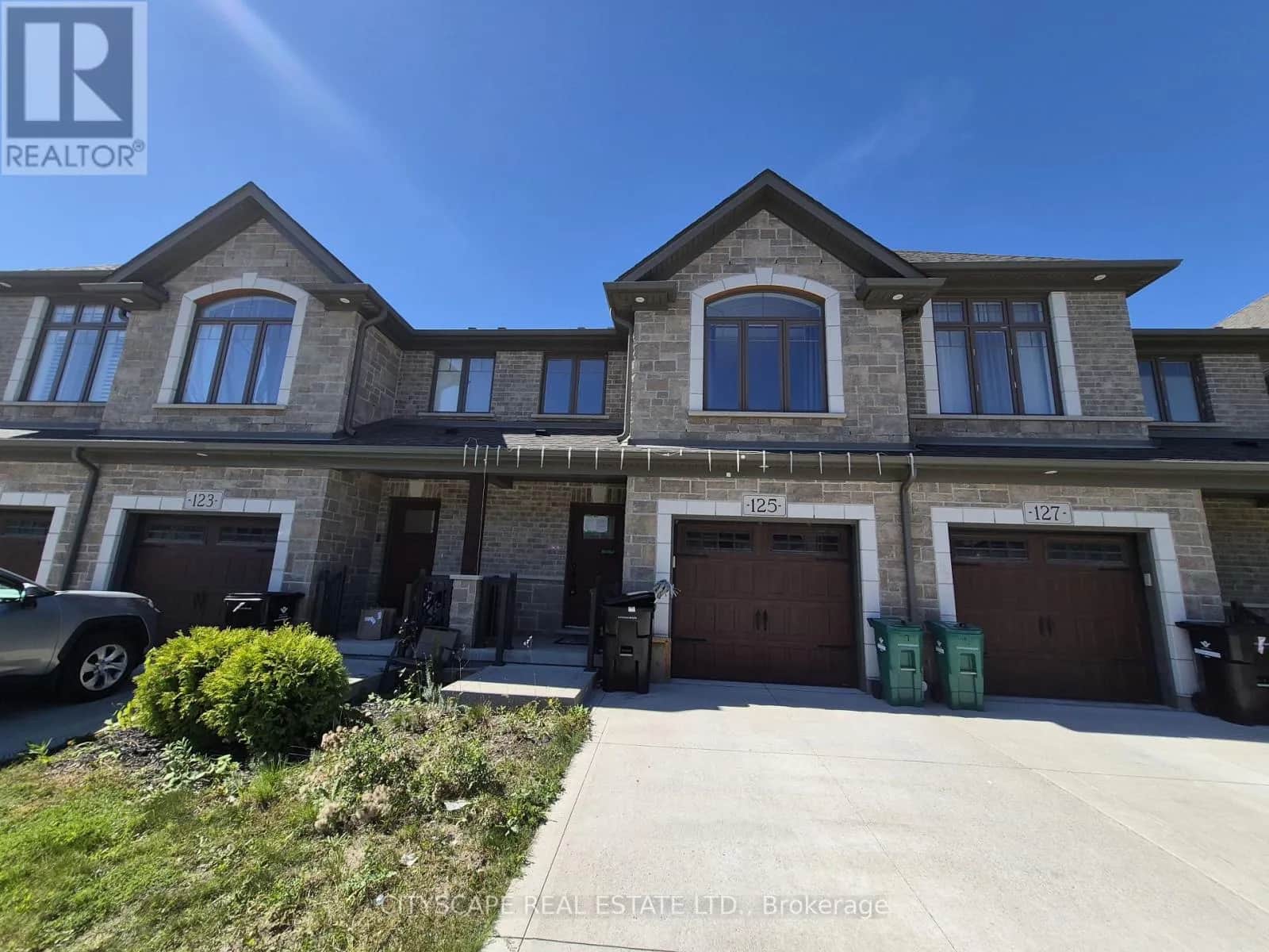 16 - 125 HOLLYBROOK TRAIL