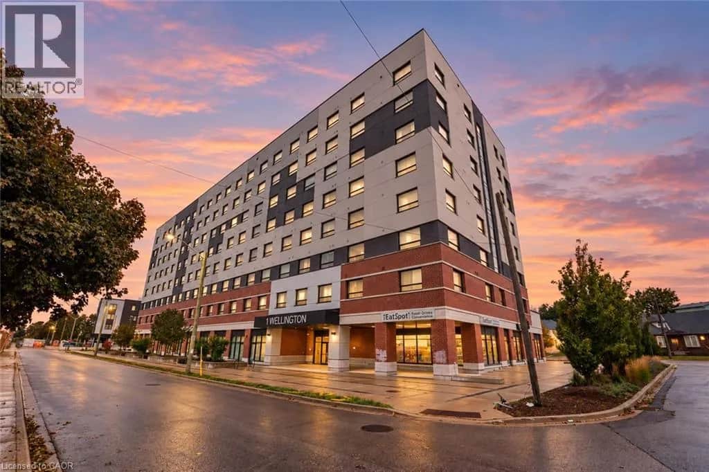 1 WELLINGTON Street Unit# 207
