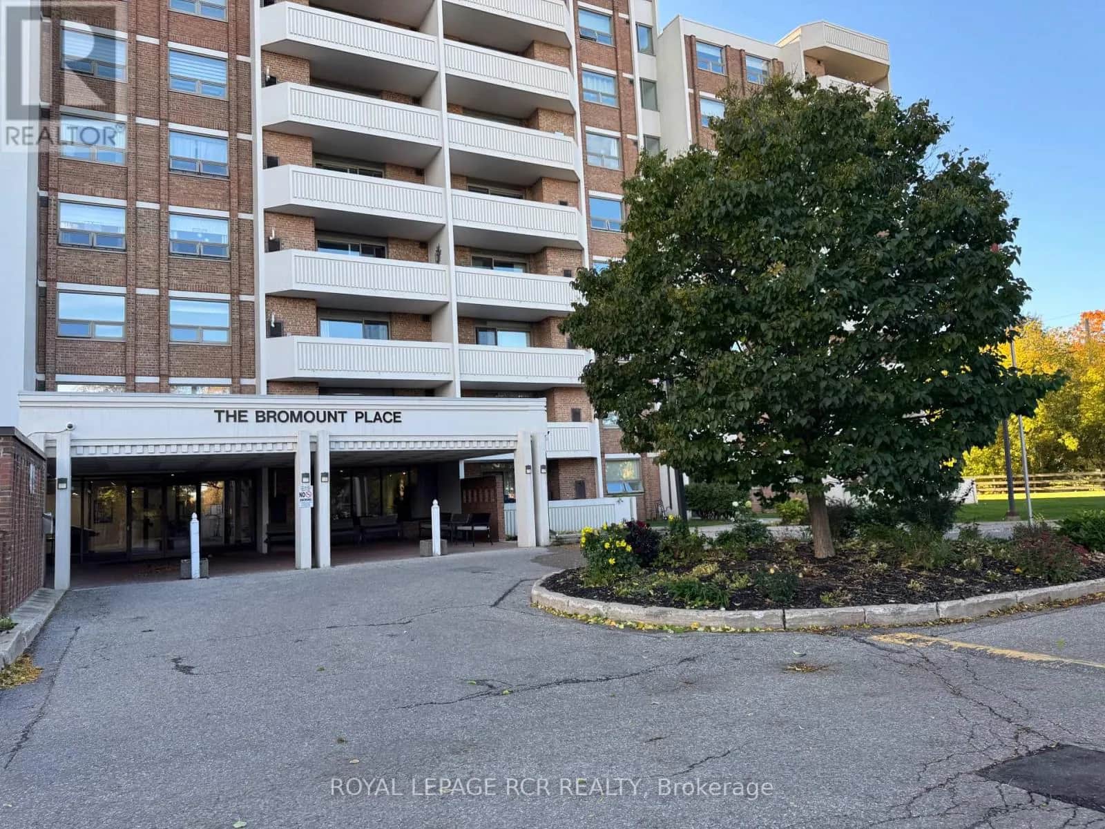 300 - 8 FEAD STREET
