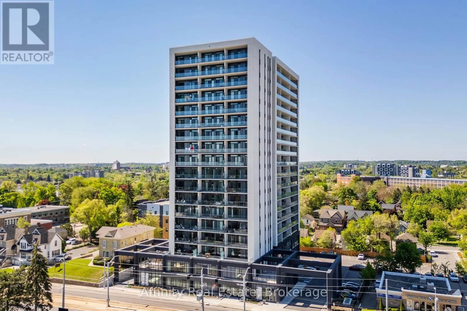 306 - 741 KING STREET W