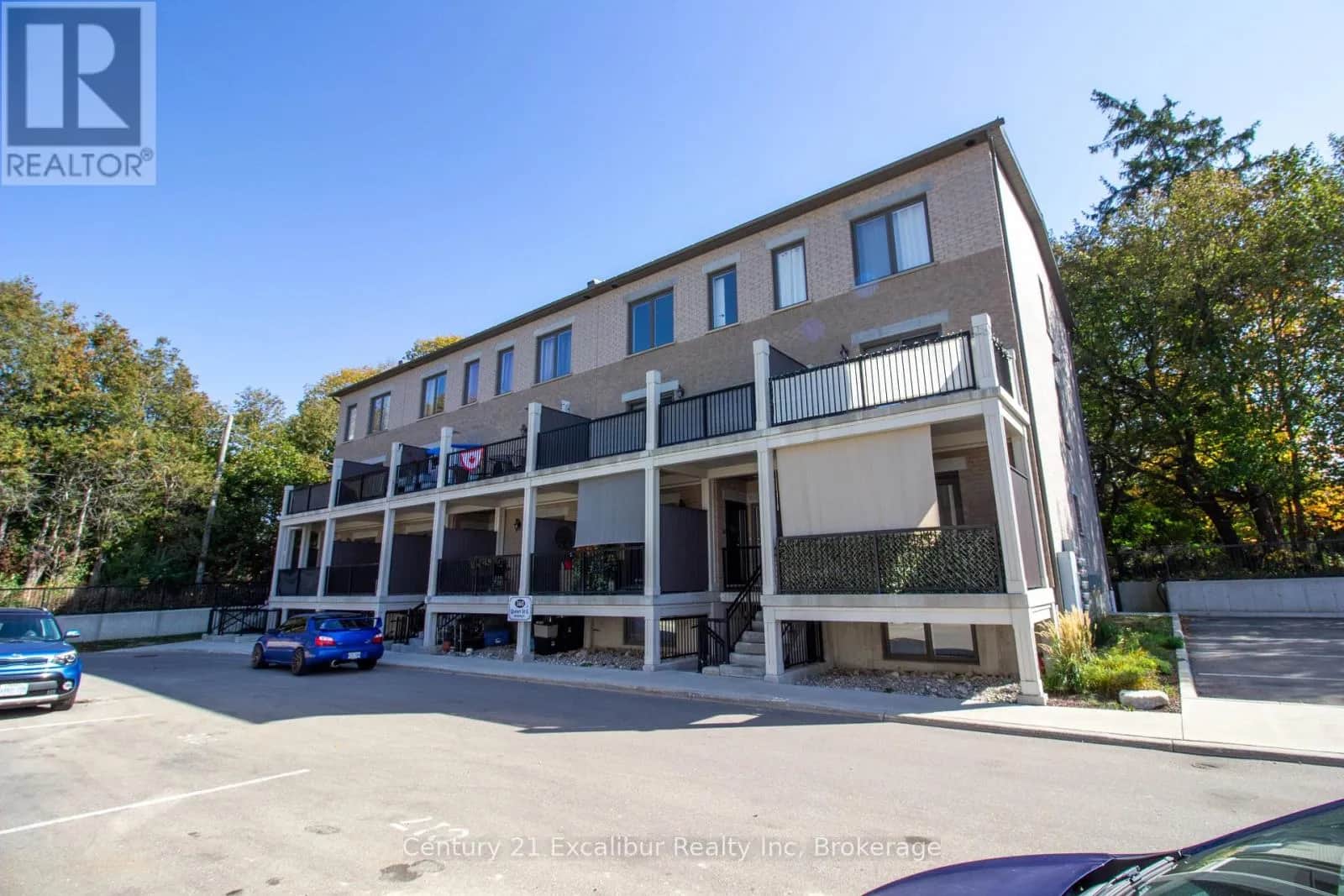 2C - 360 QUEEN STREET E