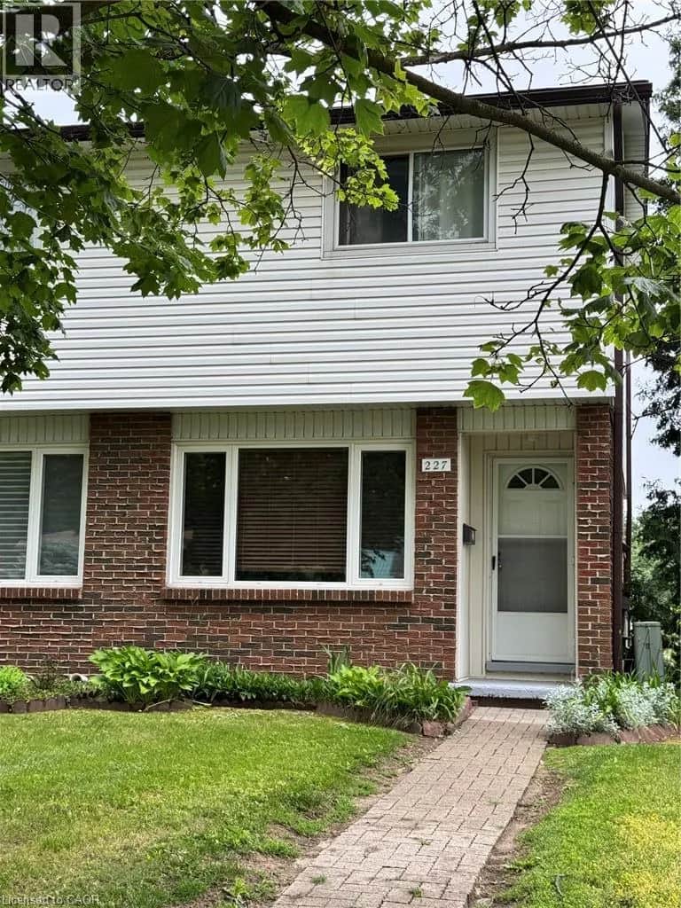 227 FERGUS Avenue