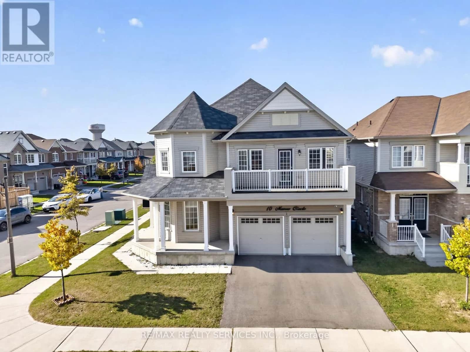 10 MUNRO CIRCLE