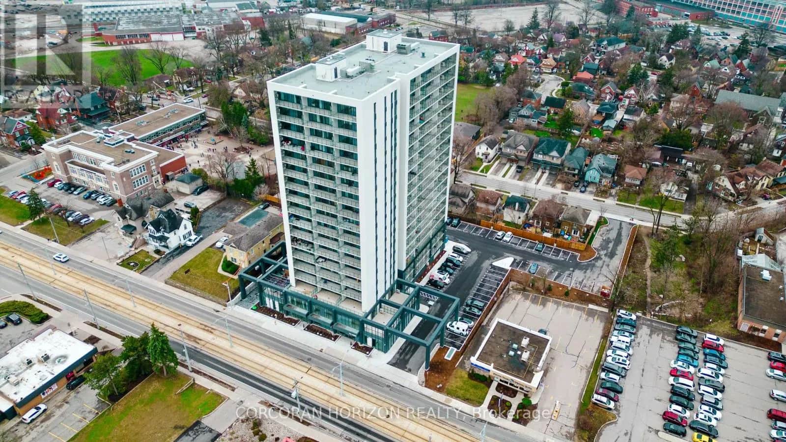 1807 - 741 KING STREET W