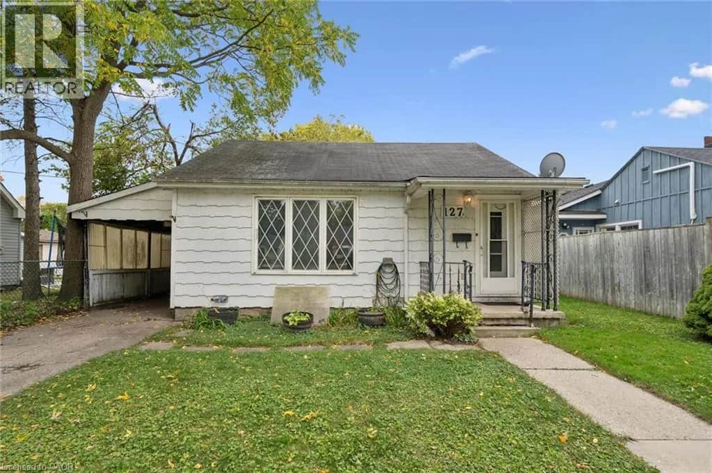 127 SPADINA Road E
