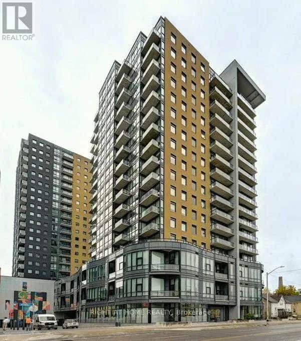 218 - 100 GARMENT STREET