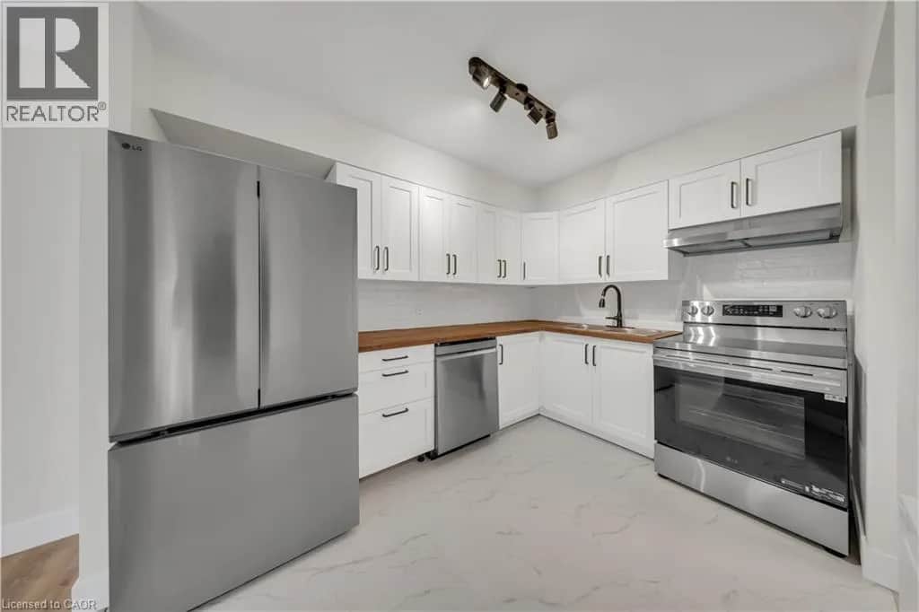3085 KINGSWAY Drive Unit# 21