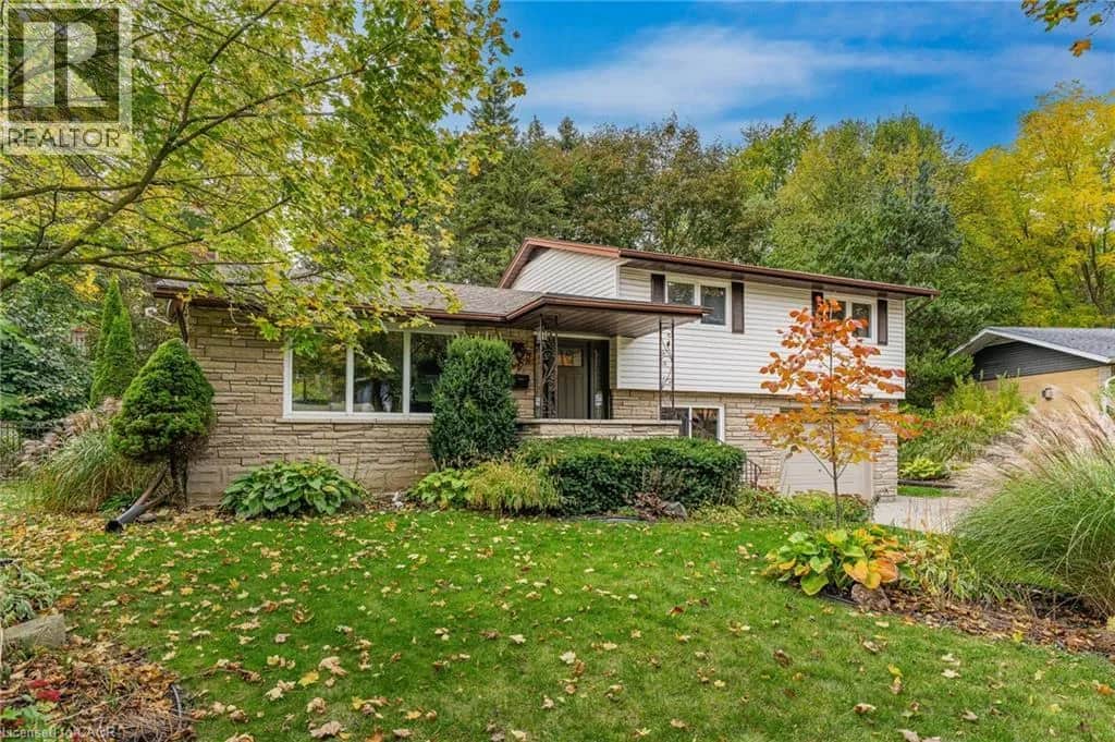 33 SHADYWOOD Crescent