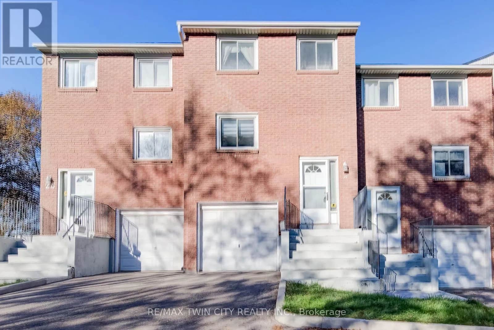 25 - 121 MORGAN AVENUE