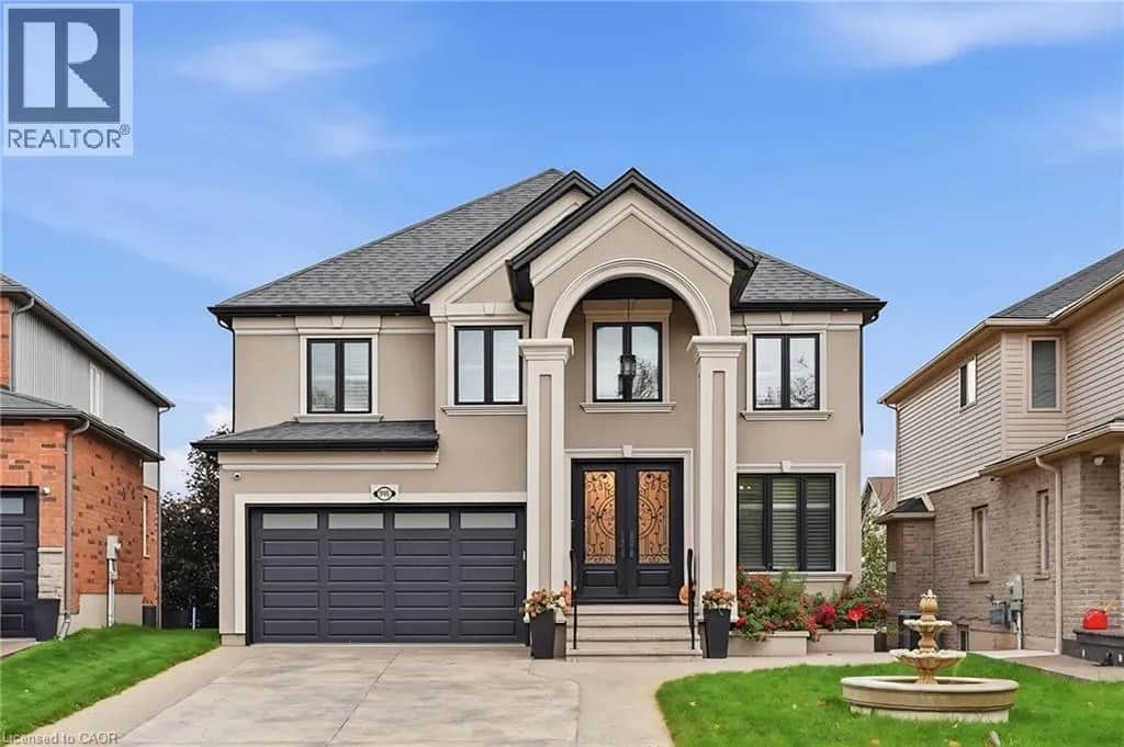 916 FOXBROOK Court