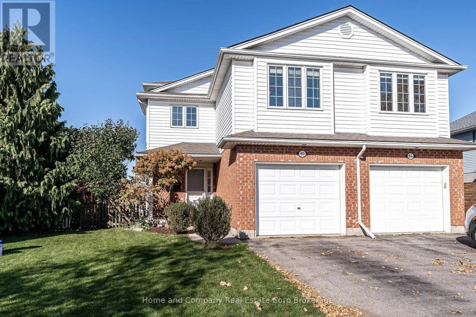82 WALSH CRESCENT